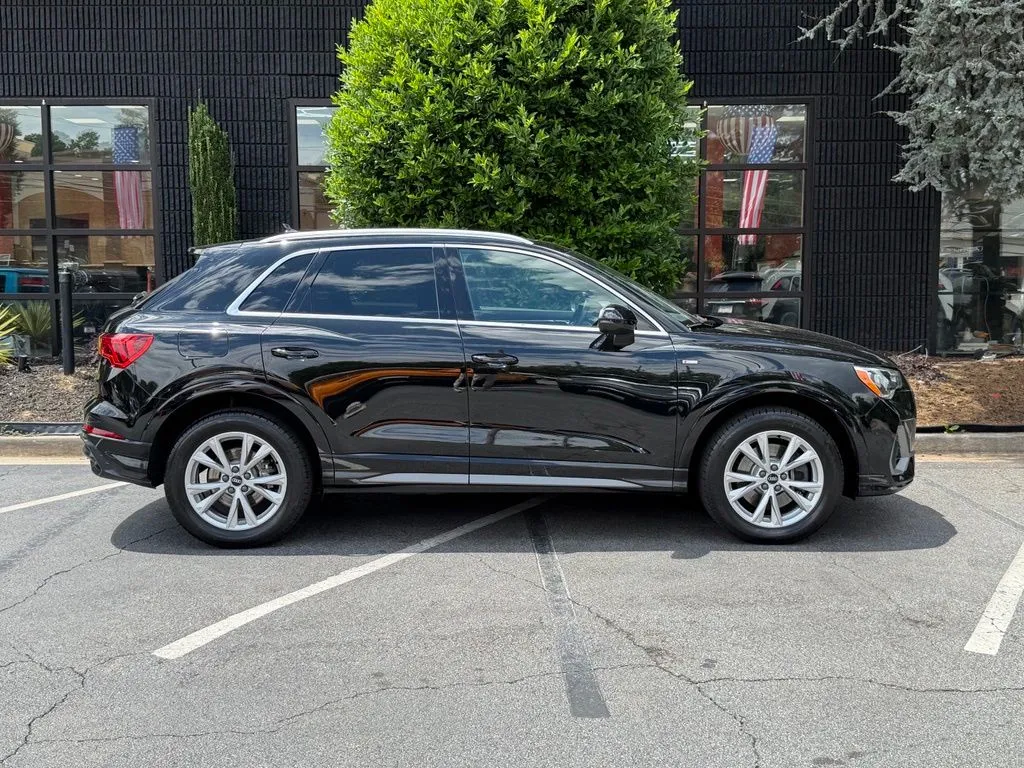 Audi Q3 photo 19