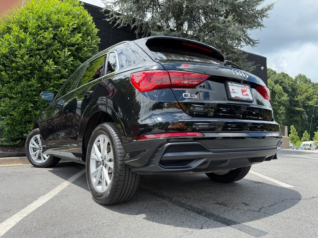 Audi Q3 photo 18
