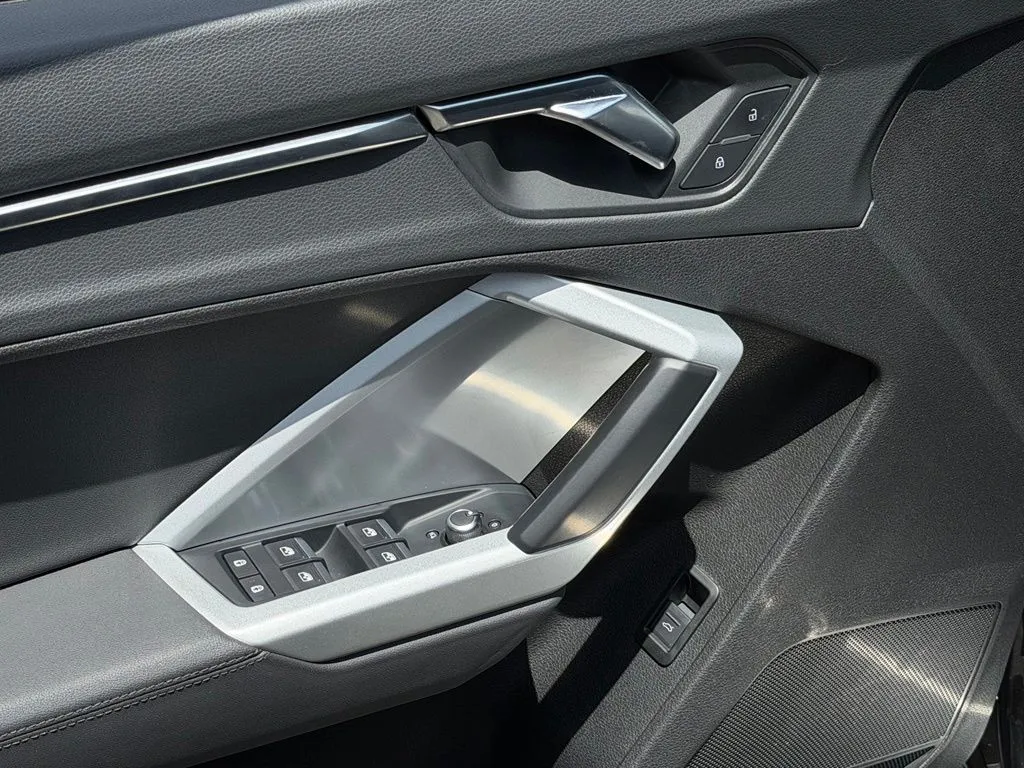 Audi Q3 photo 28