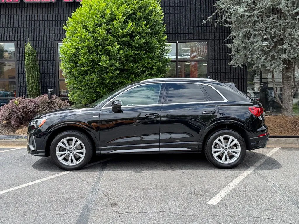 Audi Q3 photo 9