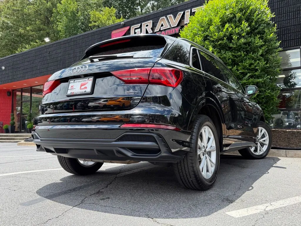 Audi Q3 photo 13