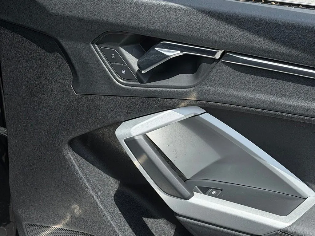 Audi Q3 photo 36