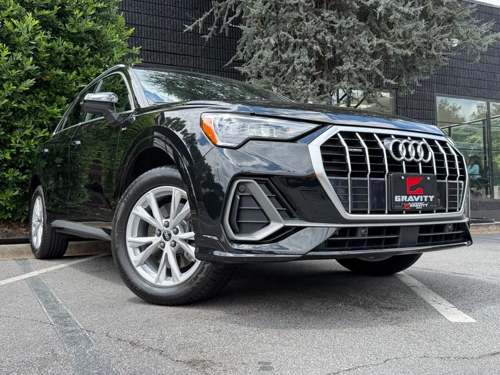 Audi Q3 photo 8