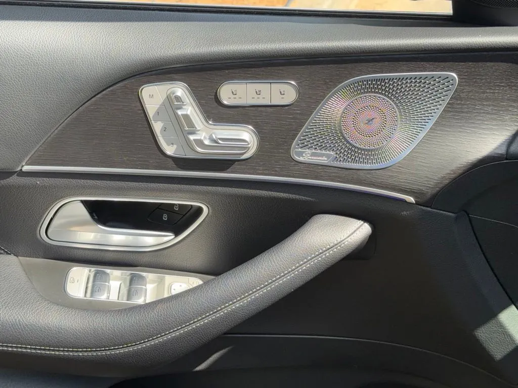Mercedes-Benz GLE photo 29