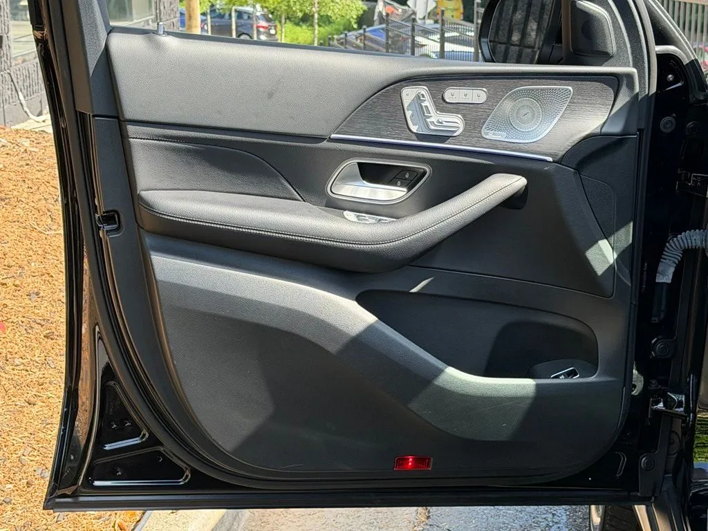 Mercedes-Benz GLE photo 28