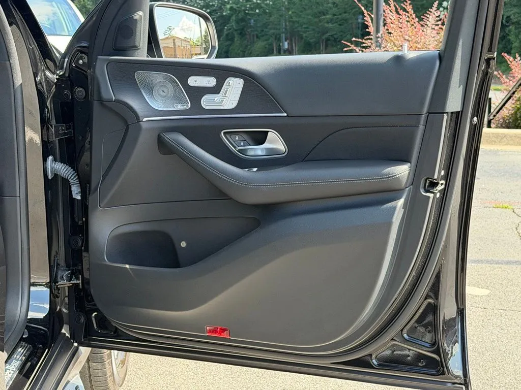 Mercedes-Benz GLE photo 35