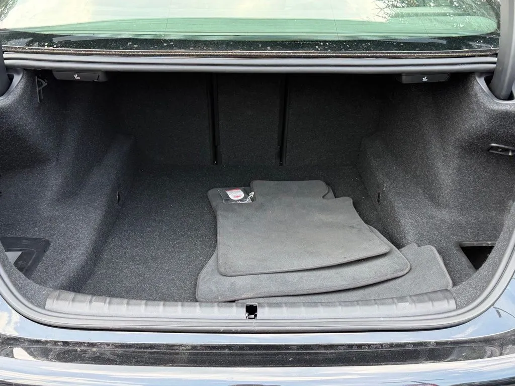 BMW 5 Series photo 19