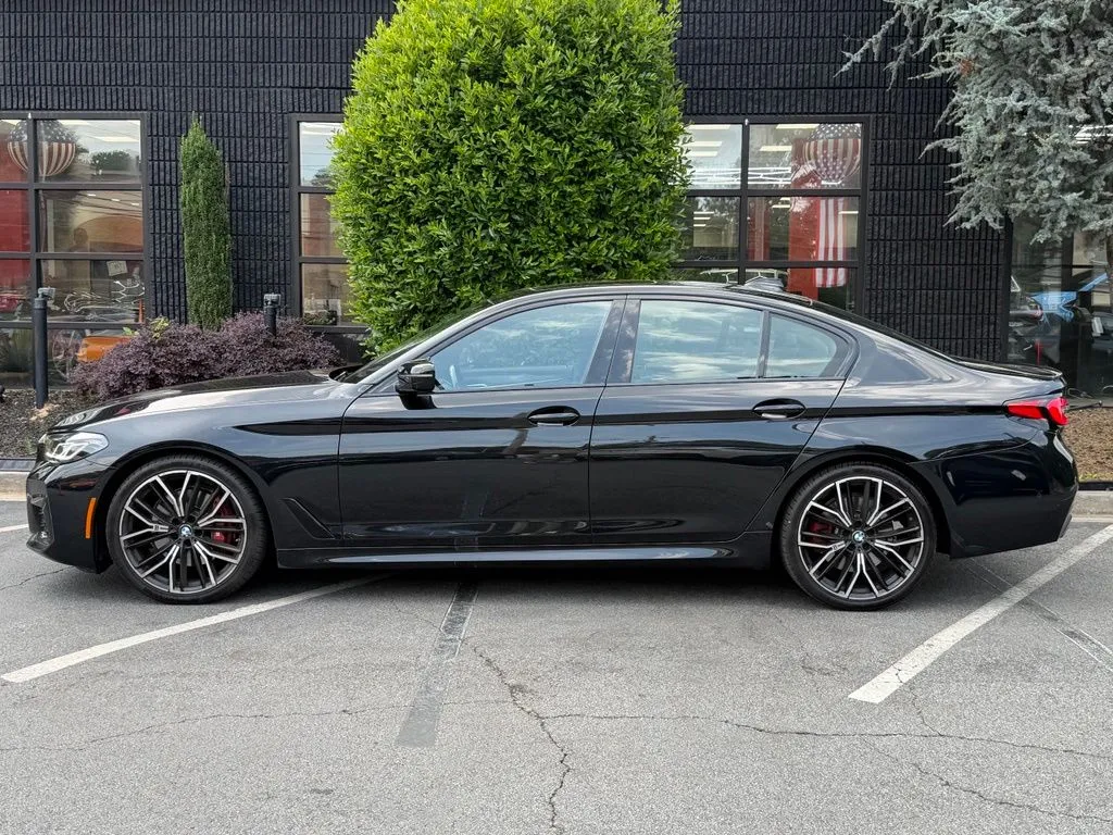 BMW 5 Series photo 9