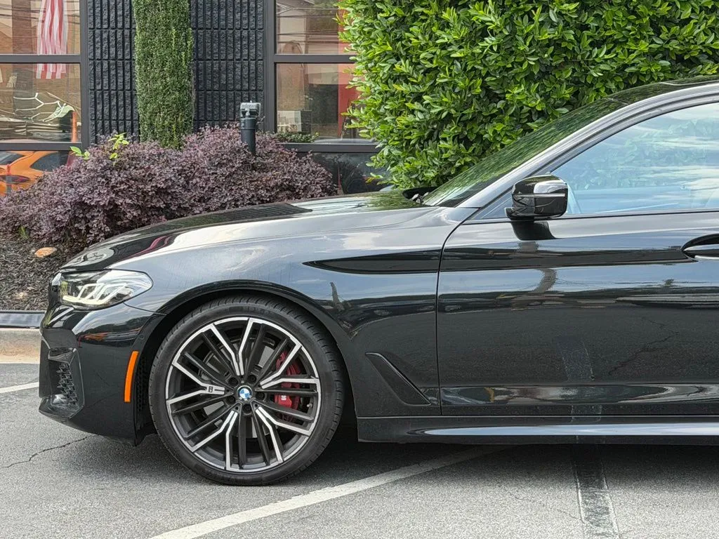 BMW 5 Series photo 10
