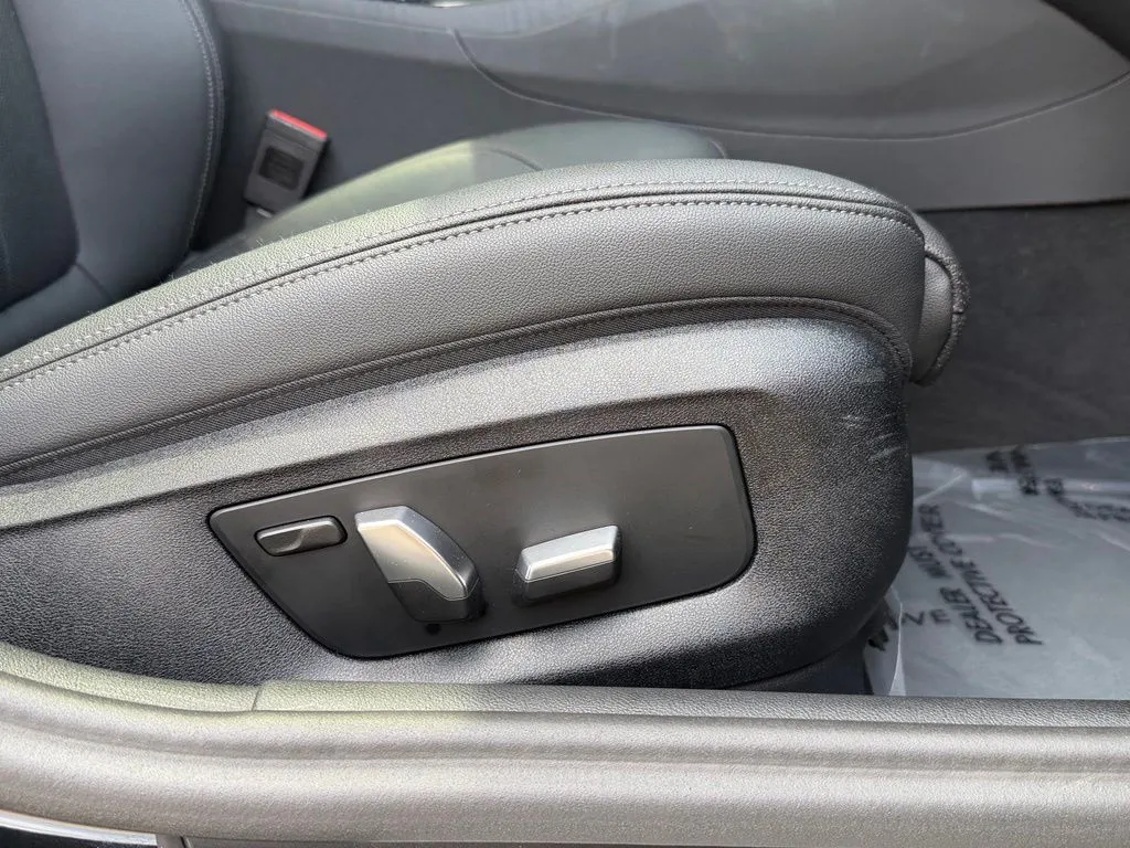 BMW 5 Series photo 37
