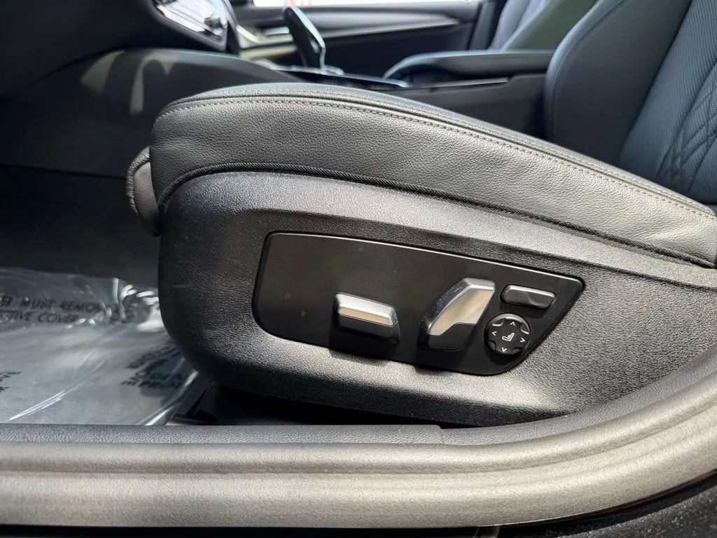 BMW 5 Series photo 28