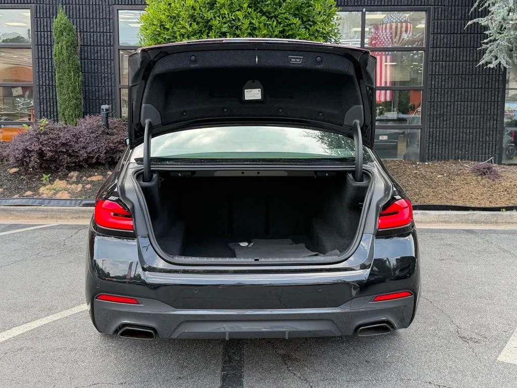 BMW 5 Series photo 18