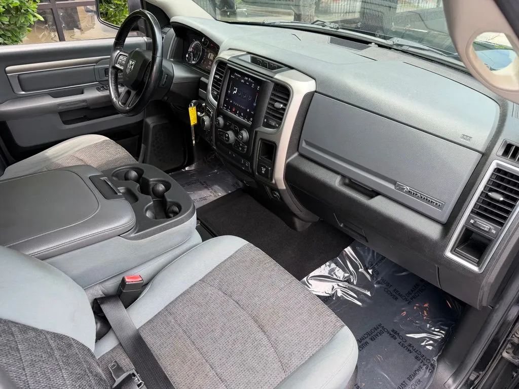 Ram 1500 Classic photo 32