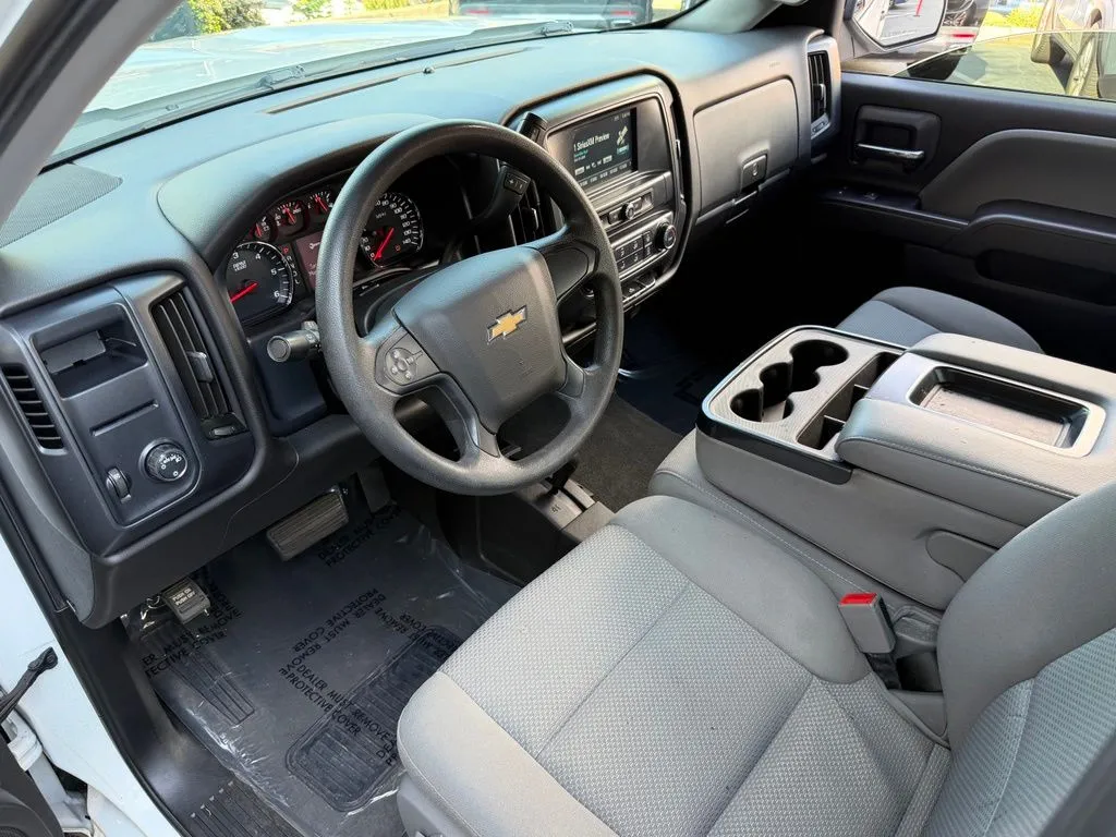 Chevrolet Silverado 1500 LD photo 24