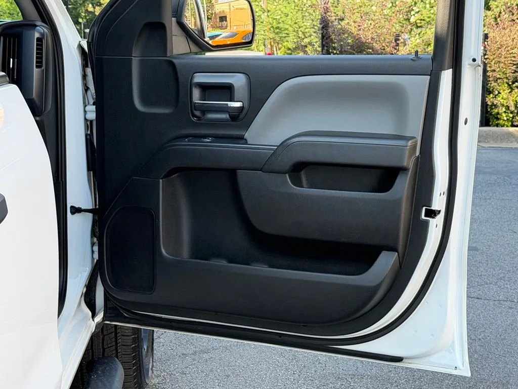 Chevrolet Silverado 1500 LD photo 35