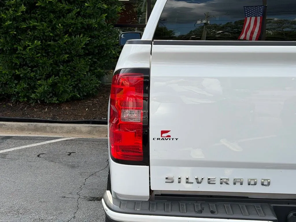 Chevrolet Silverado 1500 LD photo 15