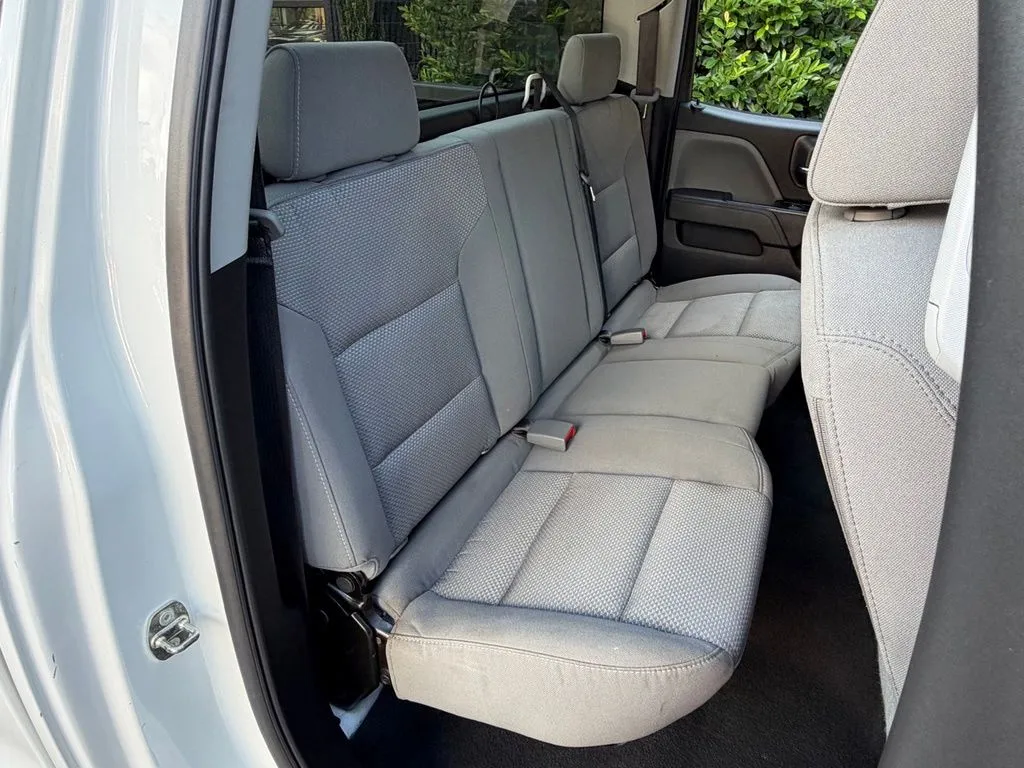 Chevrolet Silverado 1500 LD photo 38