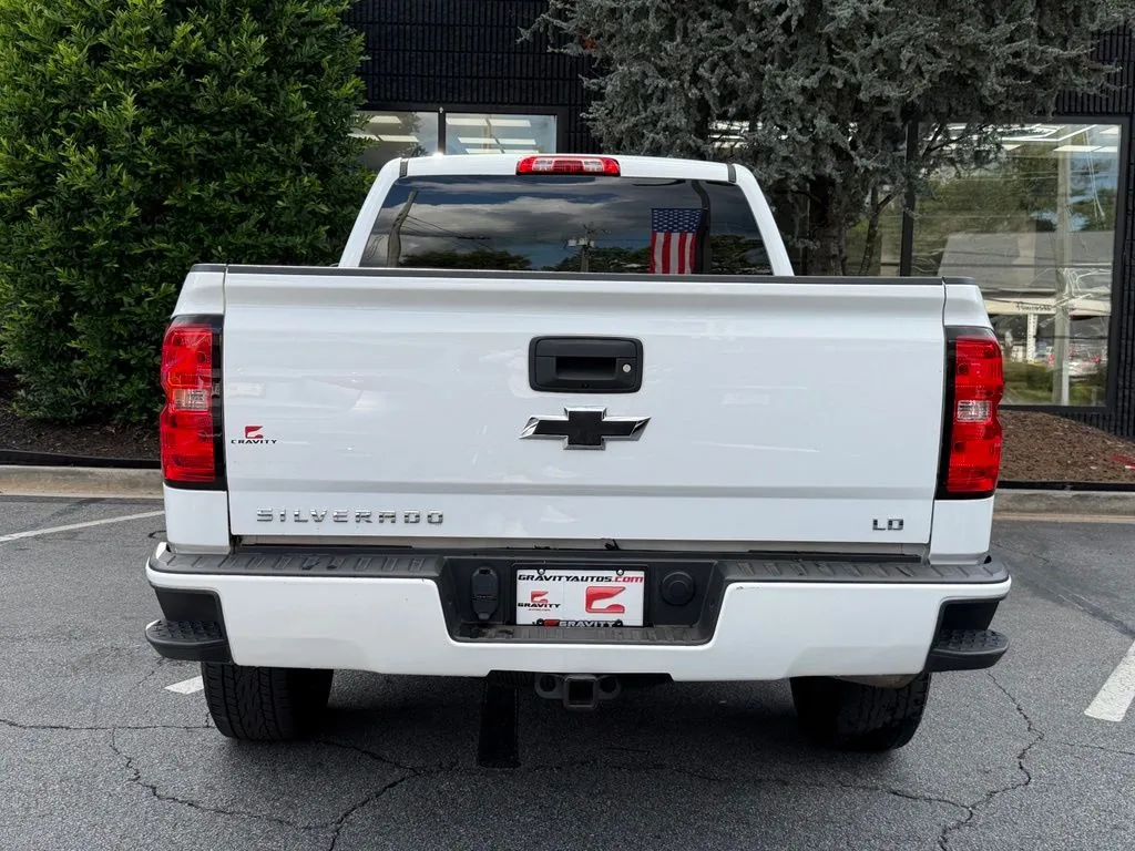 Chevrolet Silverado 1500 LD photo 14