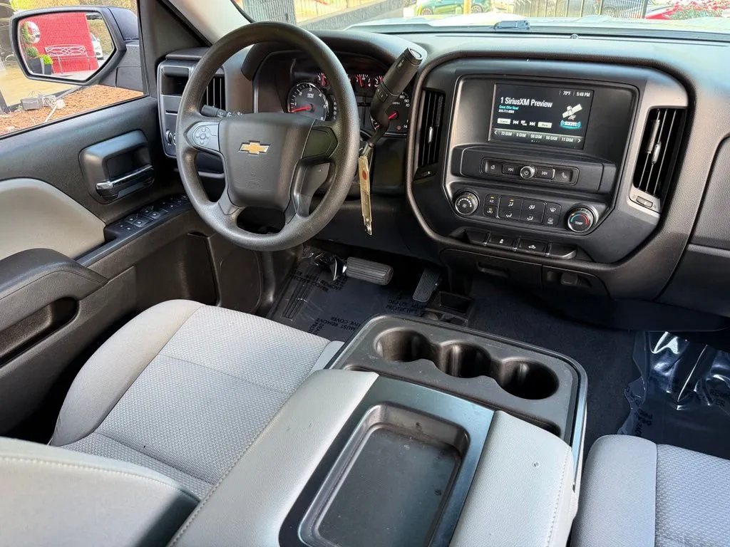 Chevrolet Silverado 1500 LD photo 40