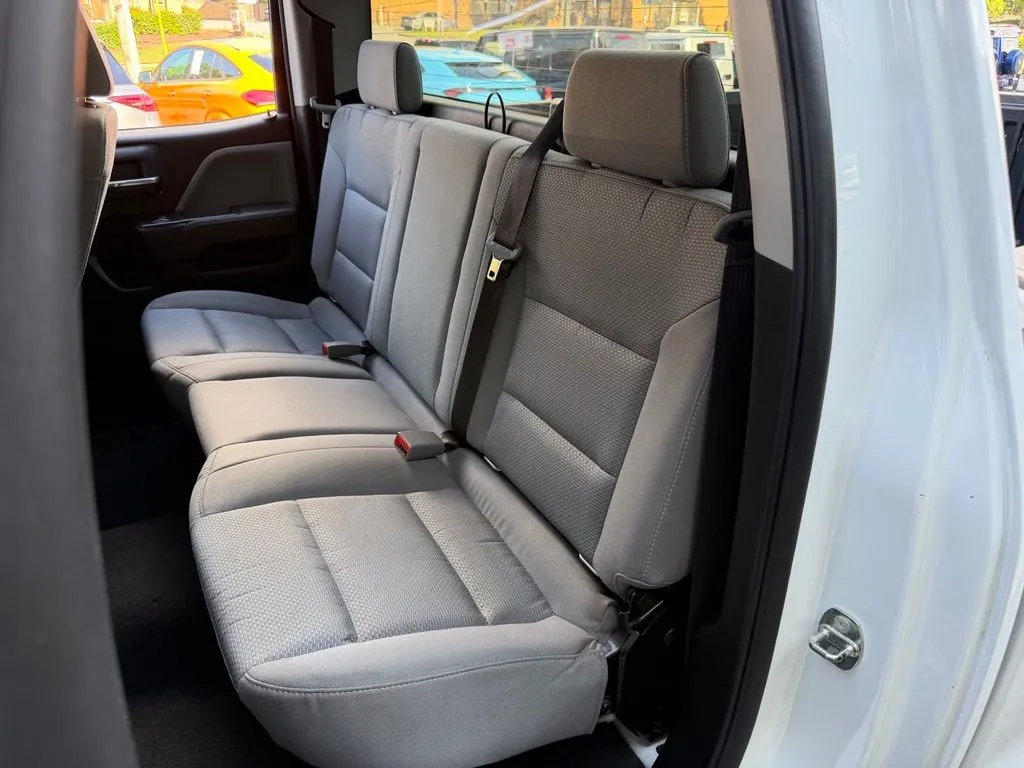 Chevrolet Silverado 1500 LD photo 31