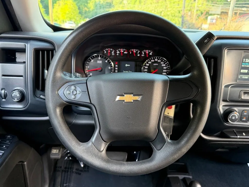 Chevrolet Silverado 1500 LD photo 42