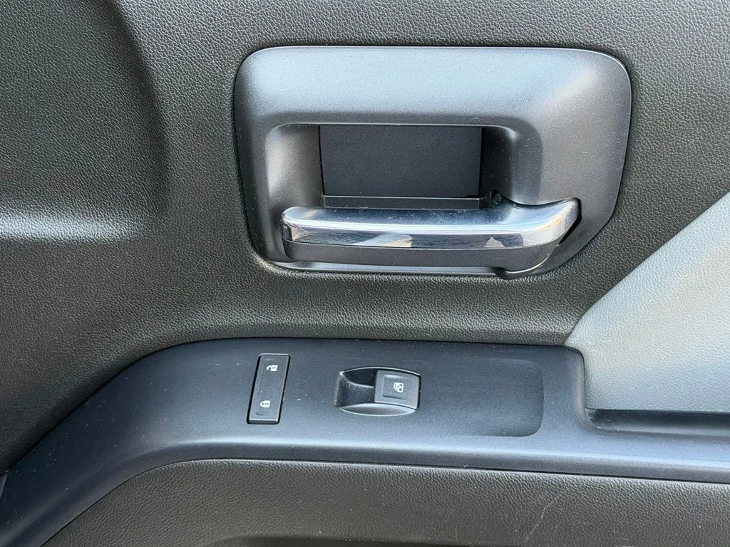Chevrolet Silverado 1500 LD photo 36
