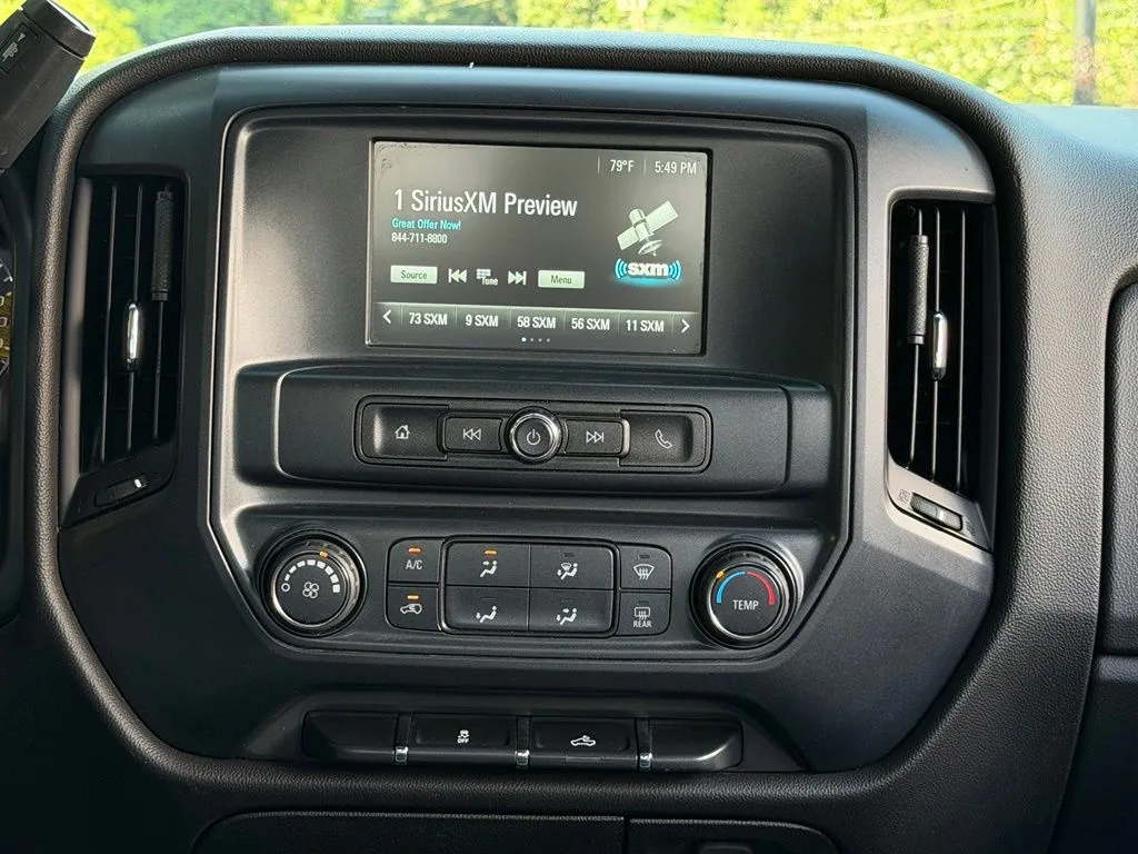 Chevrolet Silverado 1500 LD photo 45