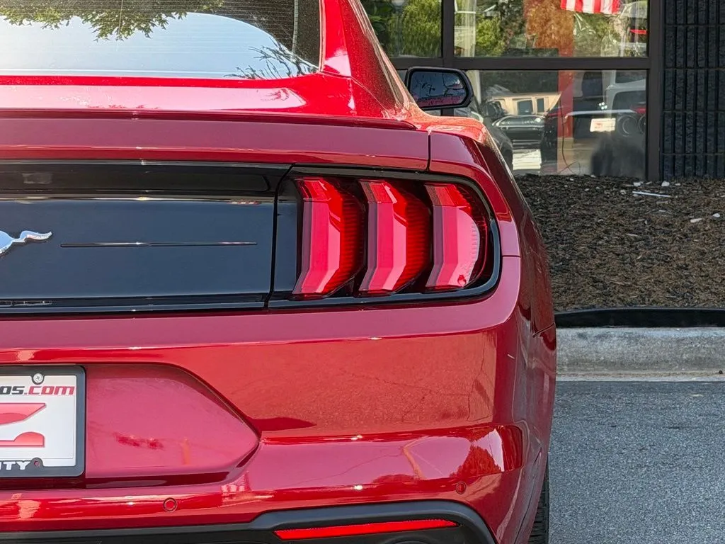 Ford Mustang photo 16