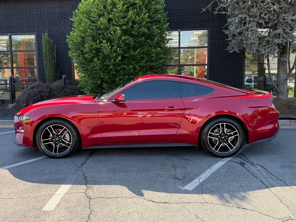 Ford Mustang photo 9