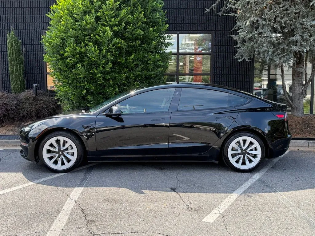 Tesla Model 3 photo 8