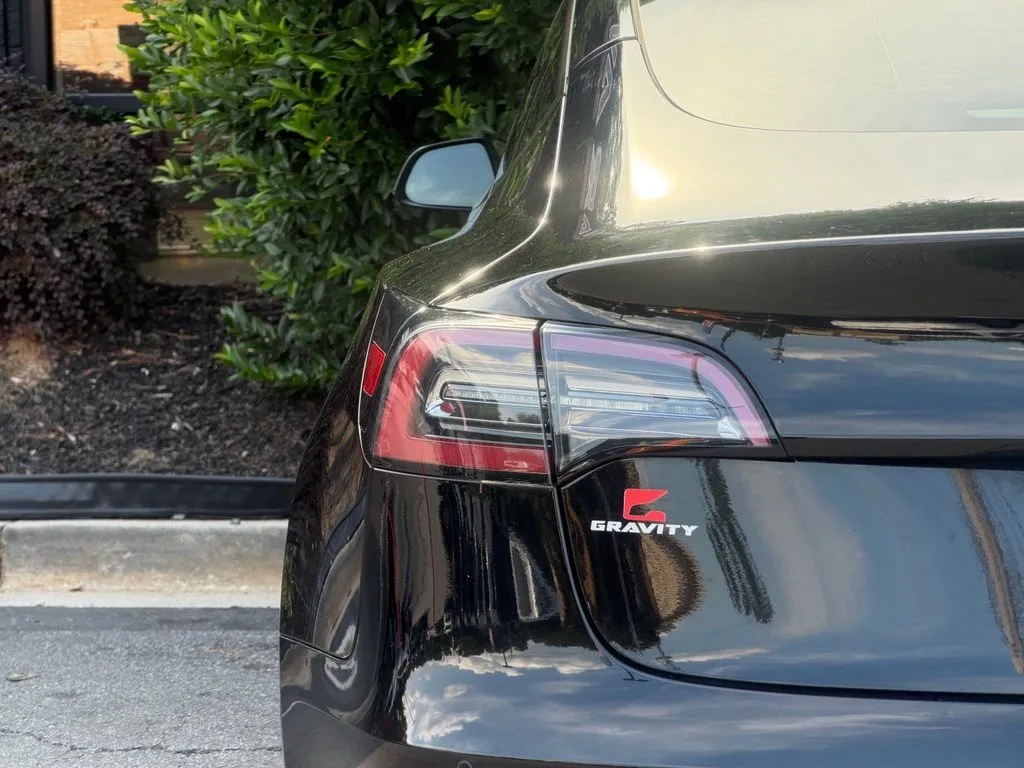 Tesla Model 3 photo 14