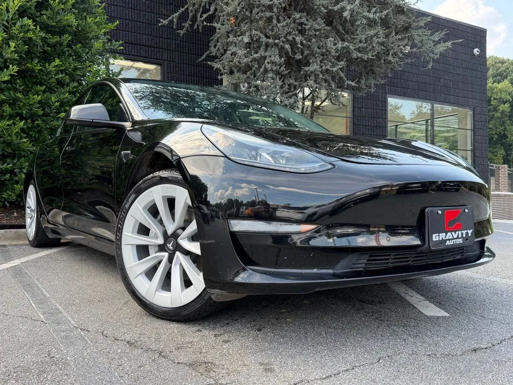 Tesla Model 3 photo 7