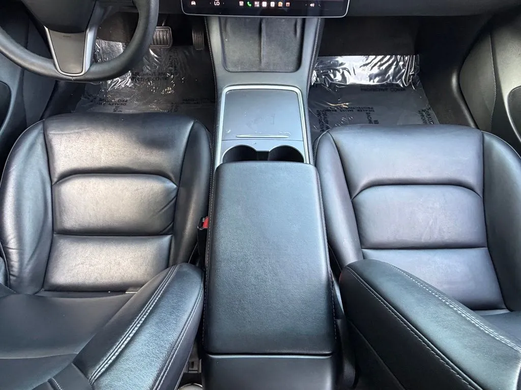 Tesla Model 3 photo 46