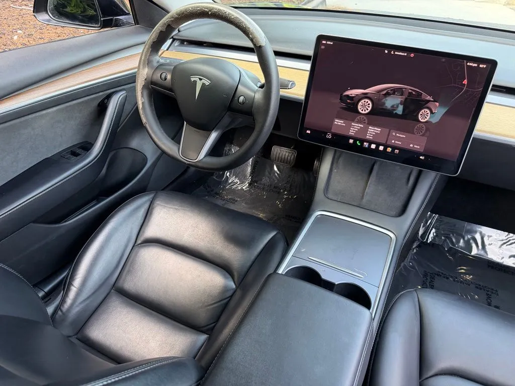 Tesla Model 3 photo 40