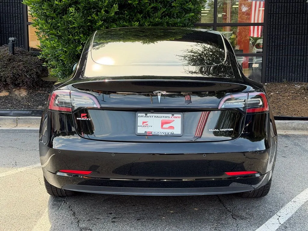 Tesla Model 3 photo 13