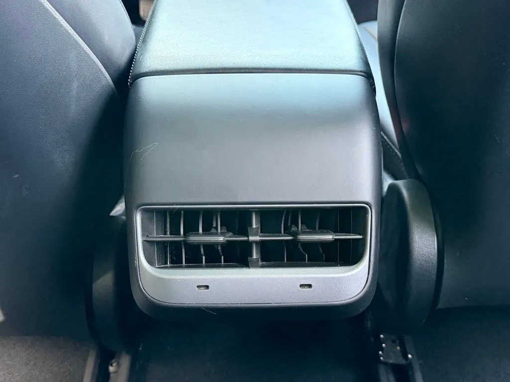 Tesla Model 3 photo 48