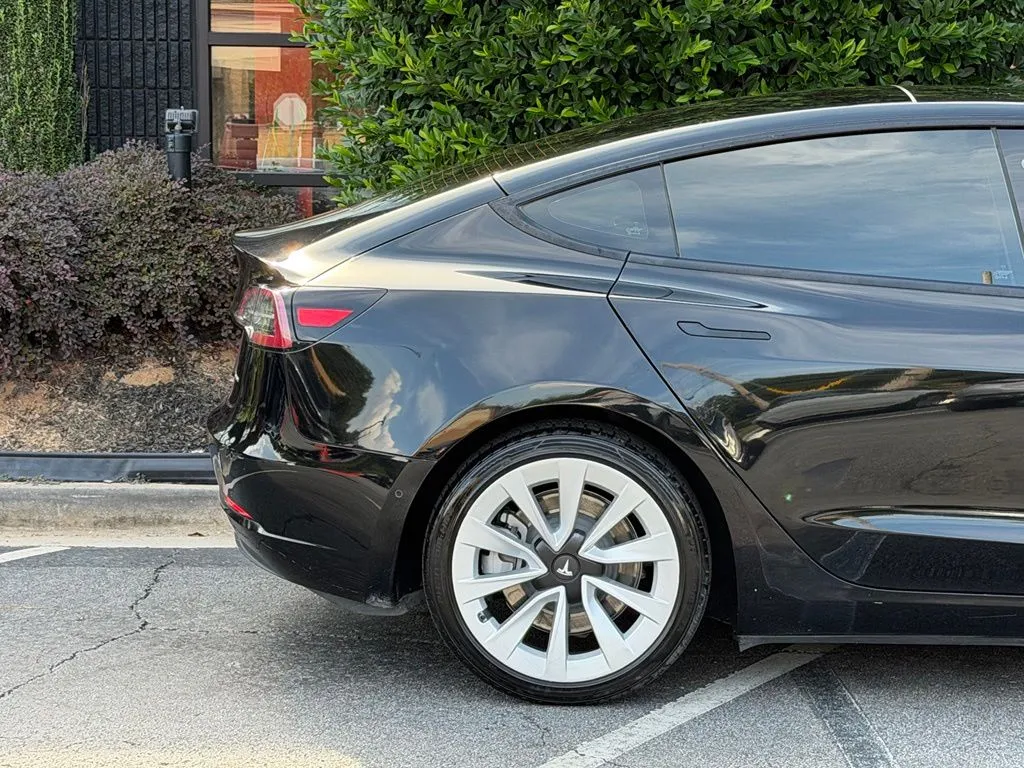 Tesla Model 3 photo 21