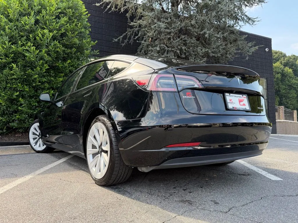 Tesla Model 3 photo 19