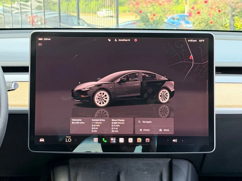 Tesla Model 3 photo 45