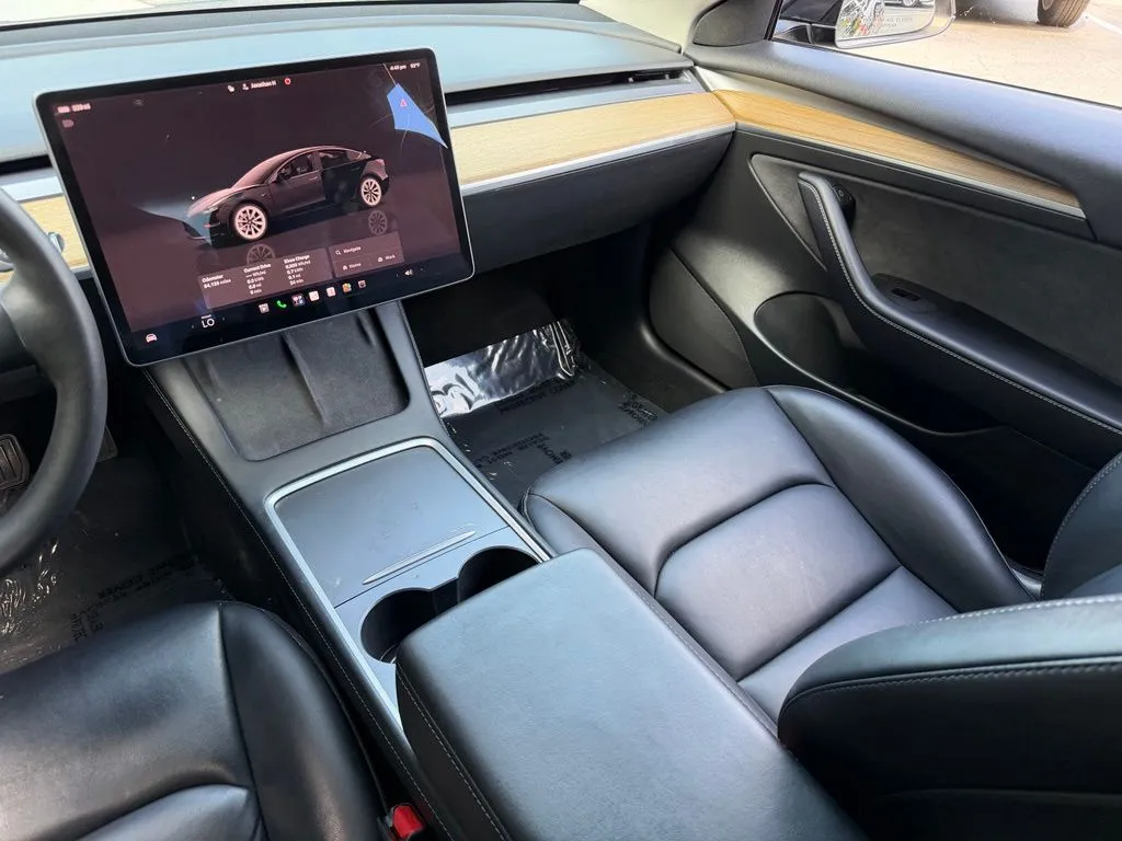 Tesla Model 3 photo 41