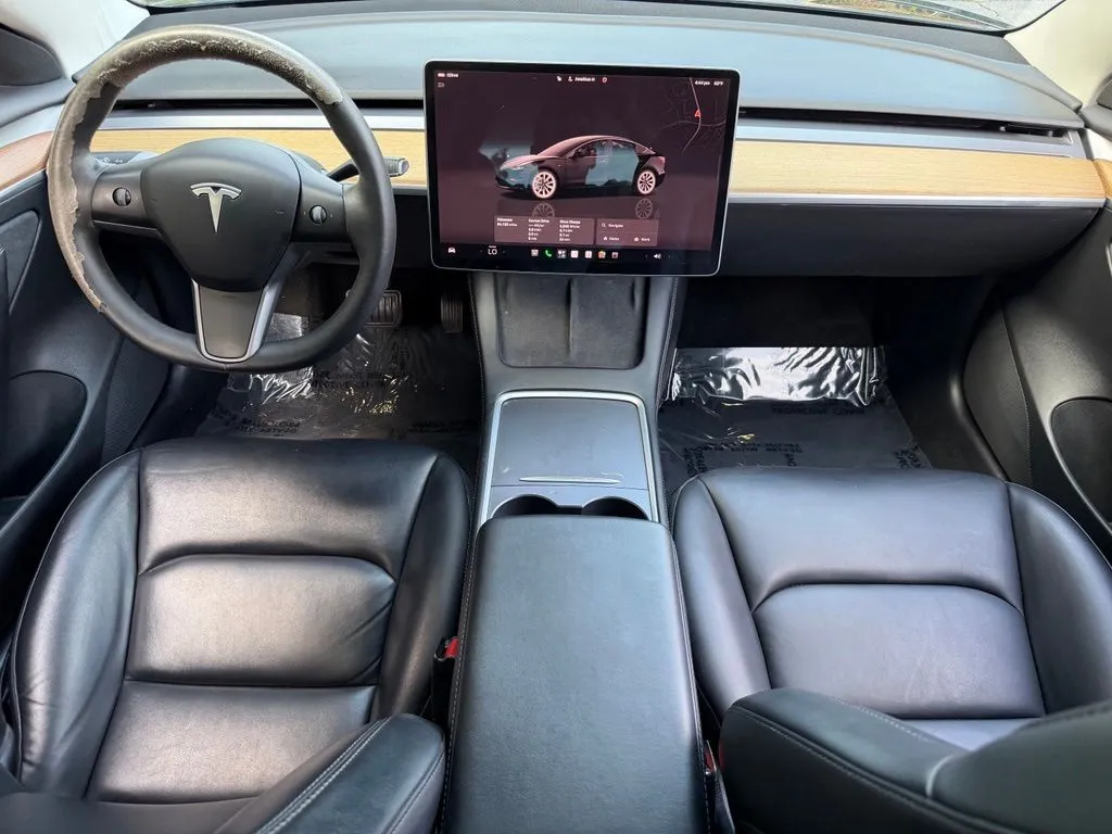 Tesla Model 3 photo 39