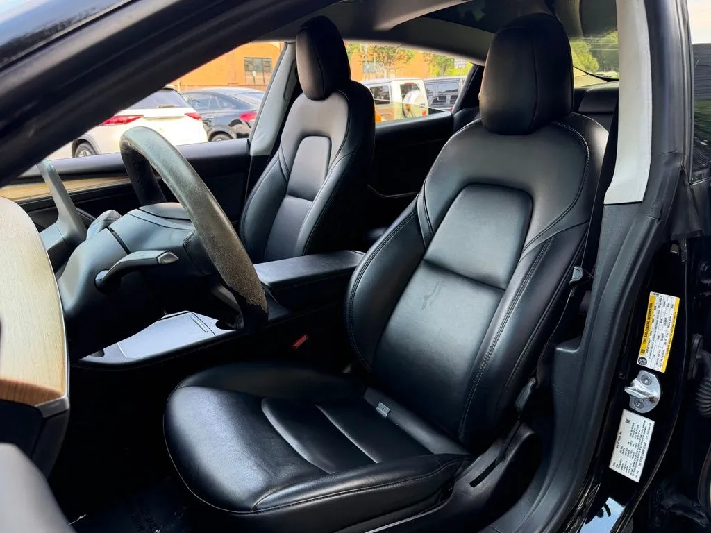 Tesla Model 3 photo 25