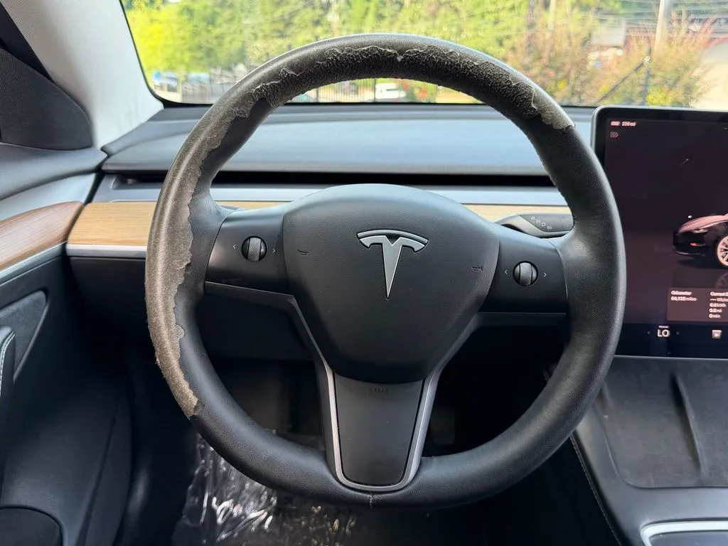 Tesla Model 3 photo 42