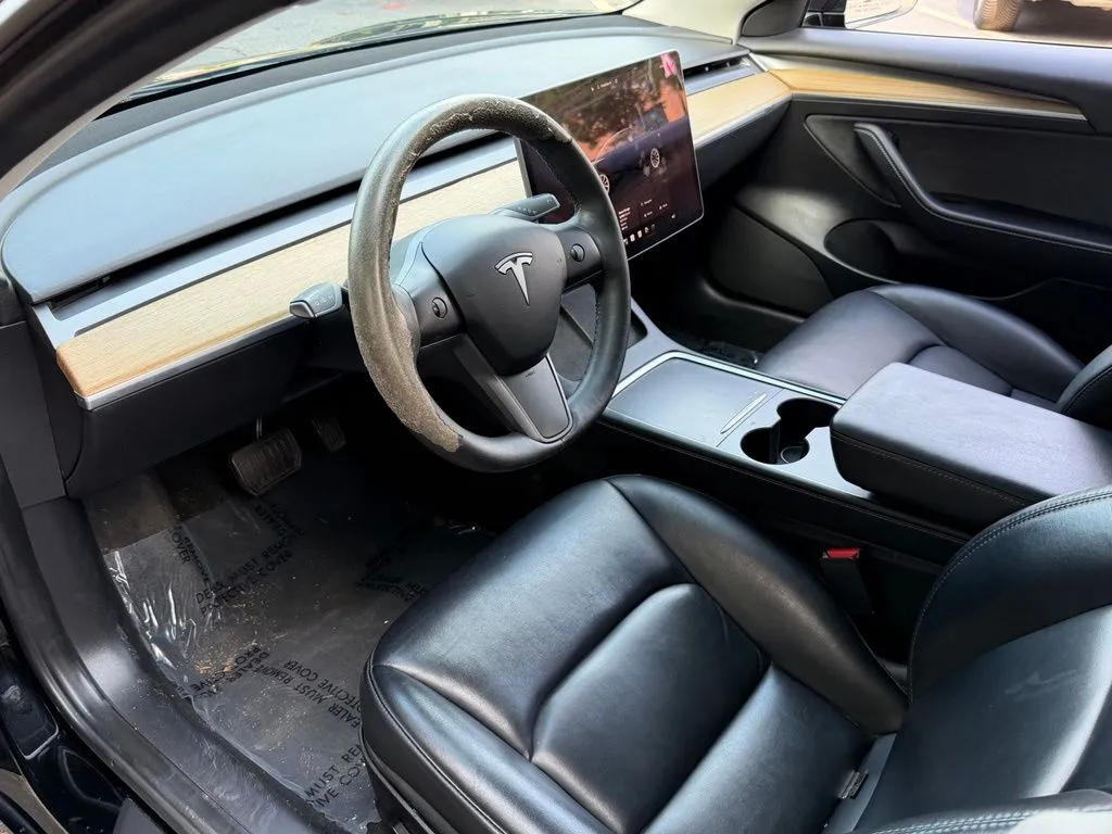 Tesla Model 3 photo 23
