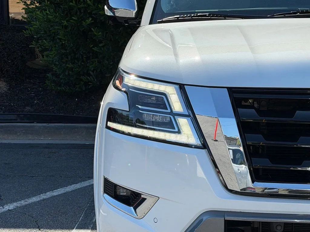 Nissan Armada photo 4