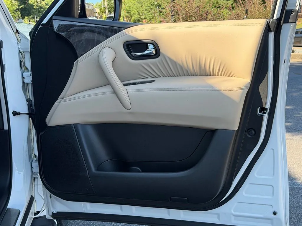 Nissan Armada photo 37