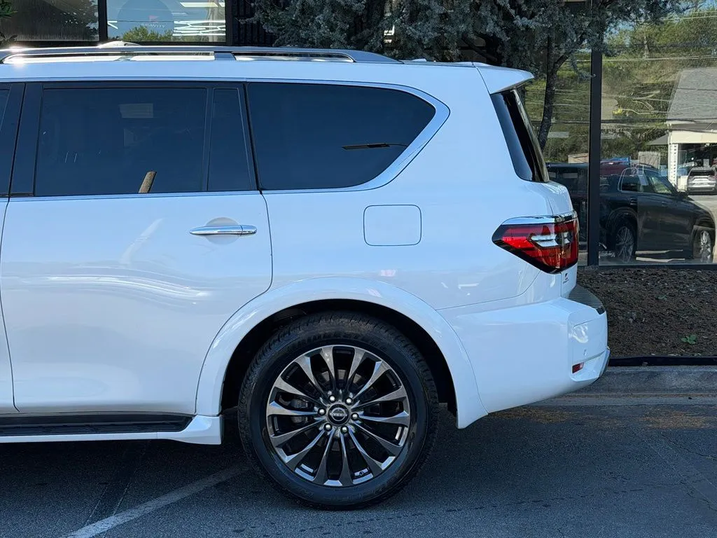 Nissan Armada photo 11