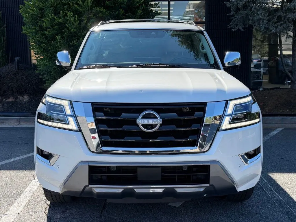 Nissan Armada photo 3