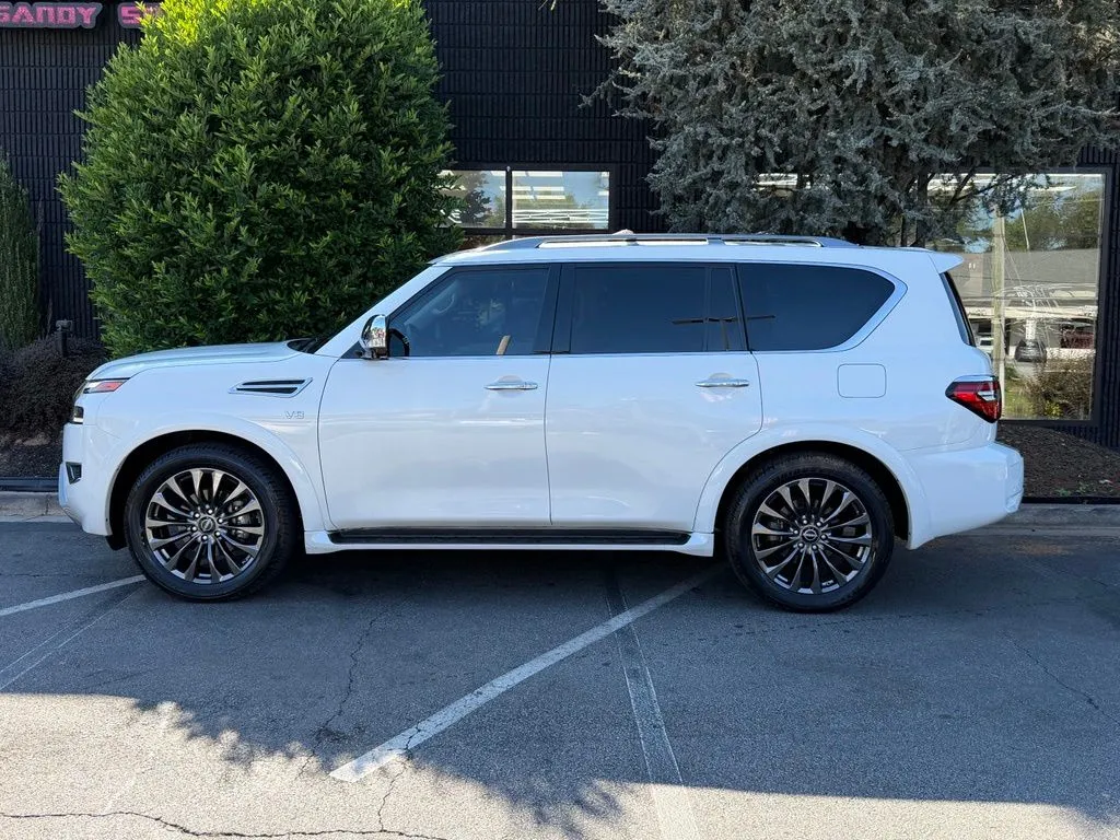 Nissan Armada photo 9
