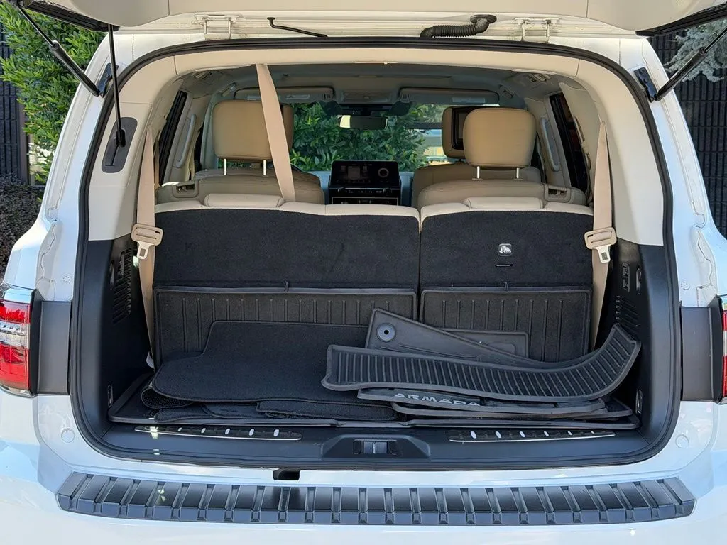 Nissan Armada photo 18